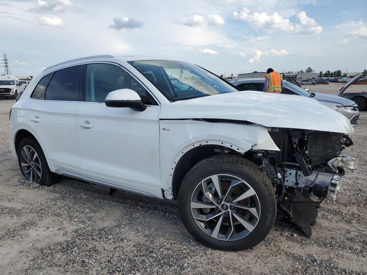 2022 Audi Q5 Premium Plus 45 vin: WA1EAAFY2N2016082