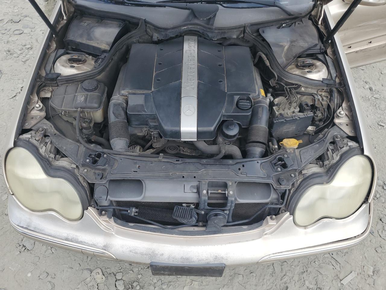 WDBRF64J12E002825 2002 Mercedes-Benz C 320