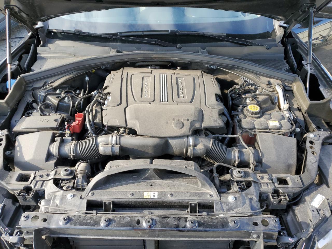 SADCJ2BV3HA074053 2017 Jaguar F-Pace Premium