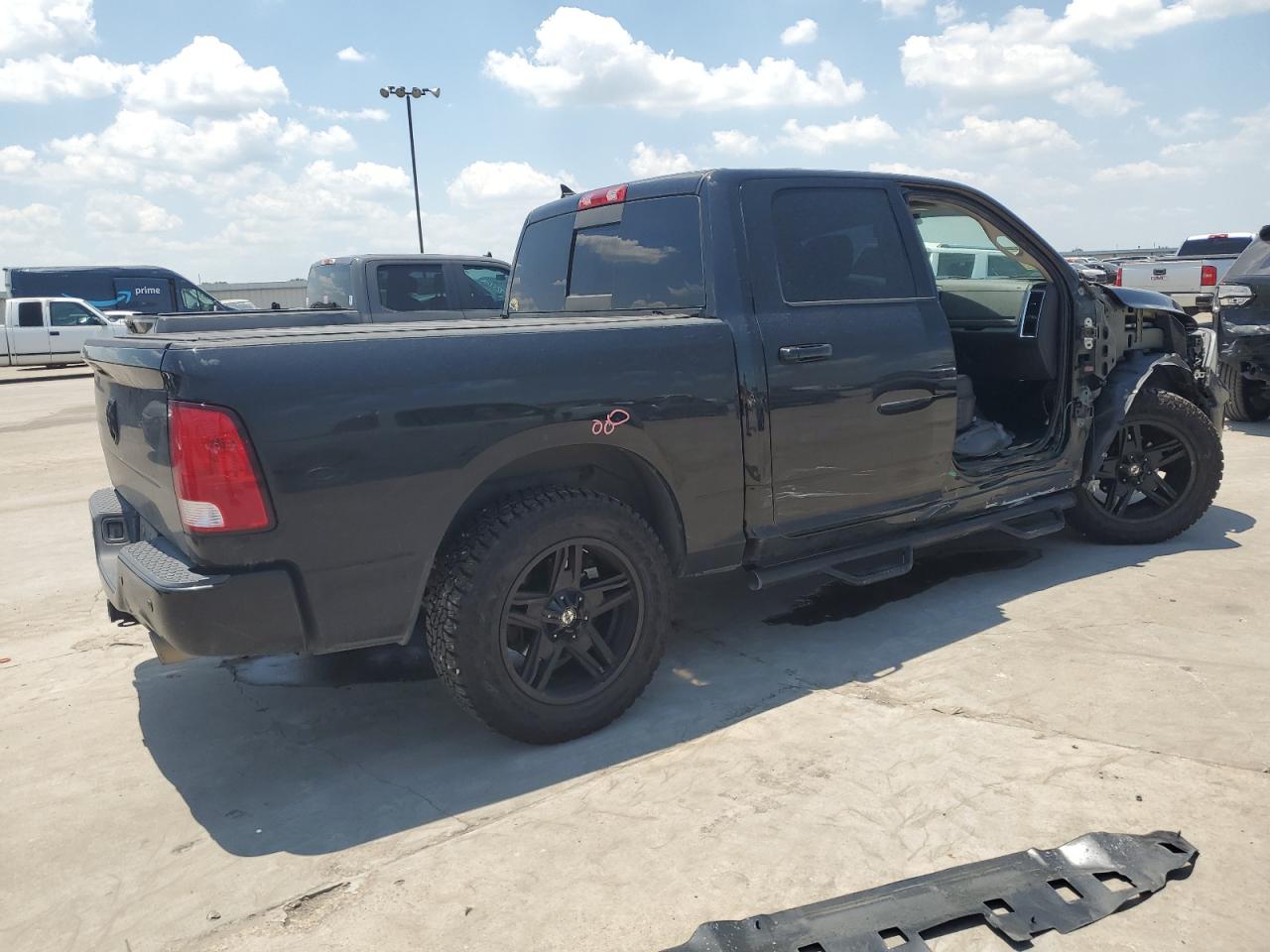 1C6RR6LT2JS132003 2018 Ram 1500 Slt