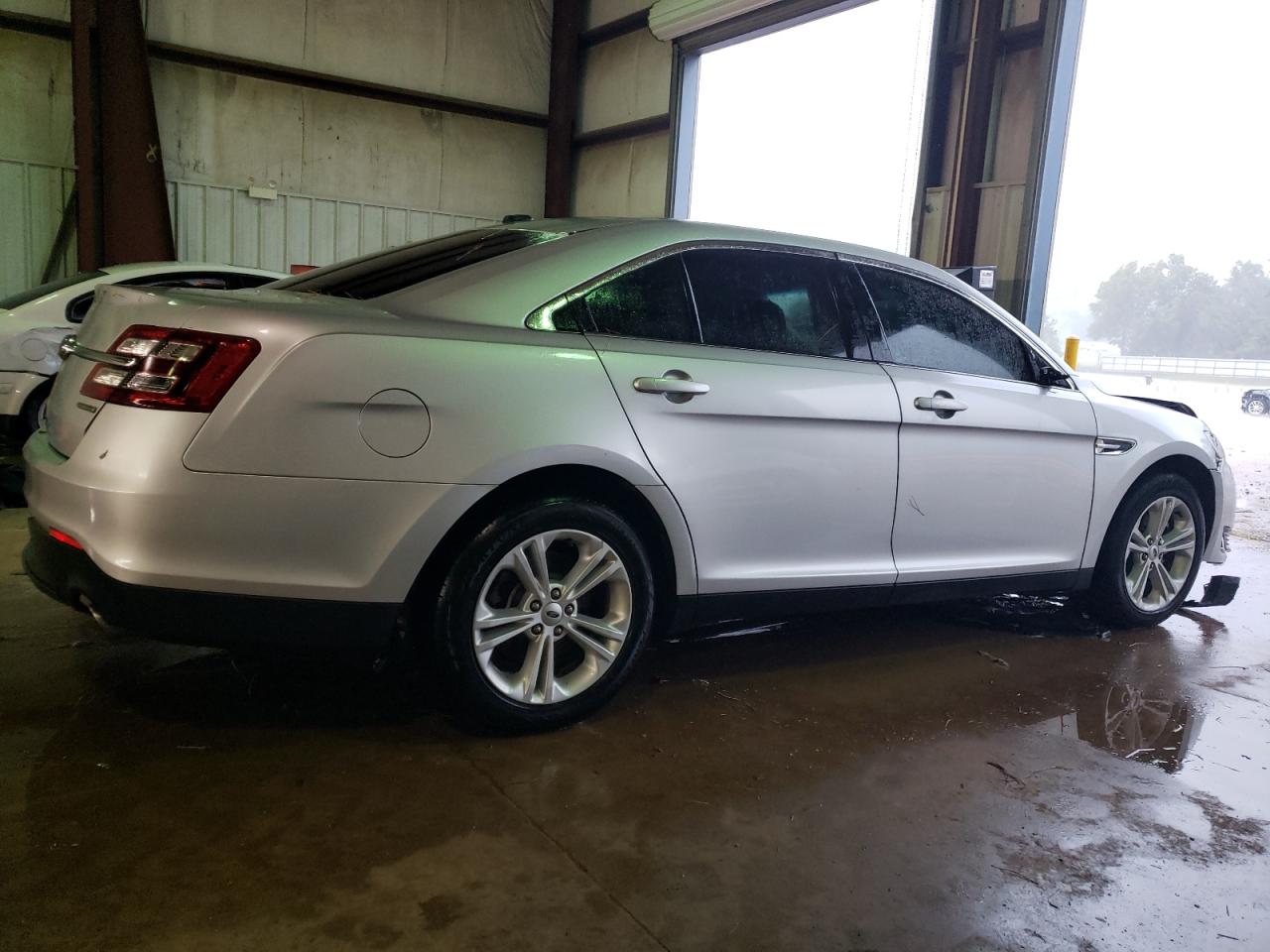 1FAHP2D83JG141279 2018 Ford Taurus Se