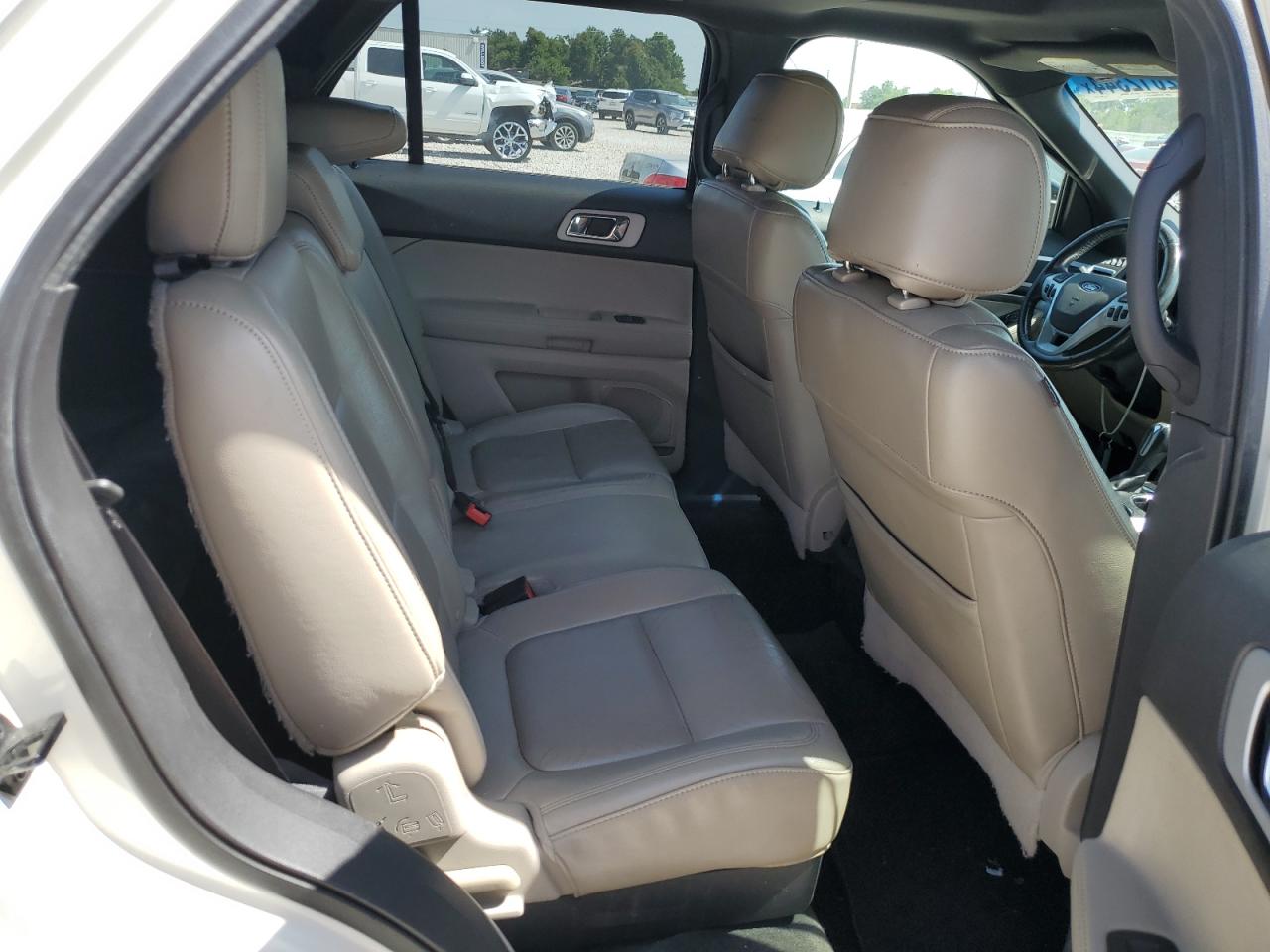 1FMHK7D82BGA15465 2011 Ford Explorer Xlt