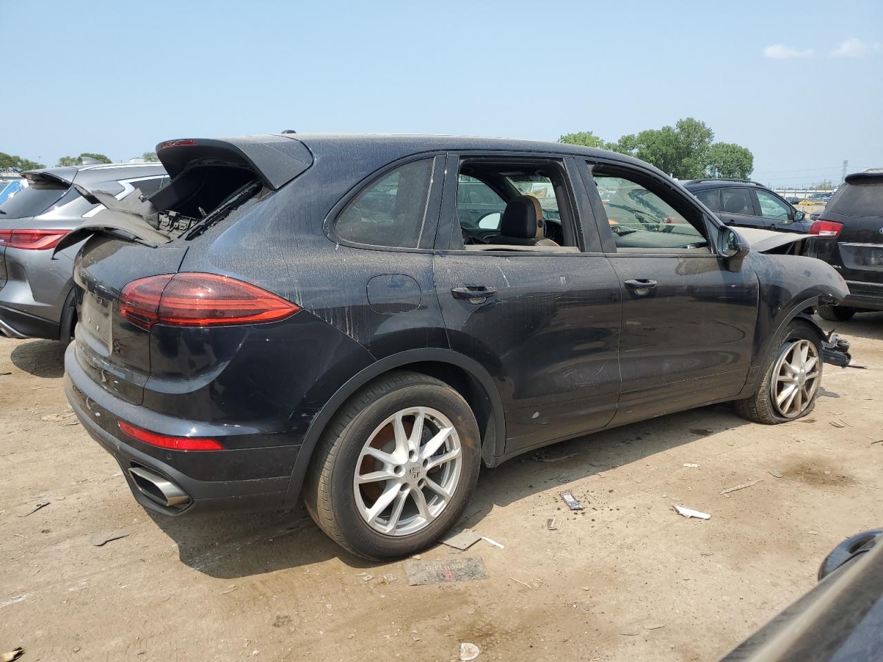 2016 Porsche Cayenne vin: WP1AA2A25GKA08847