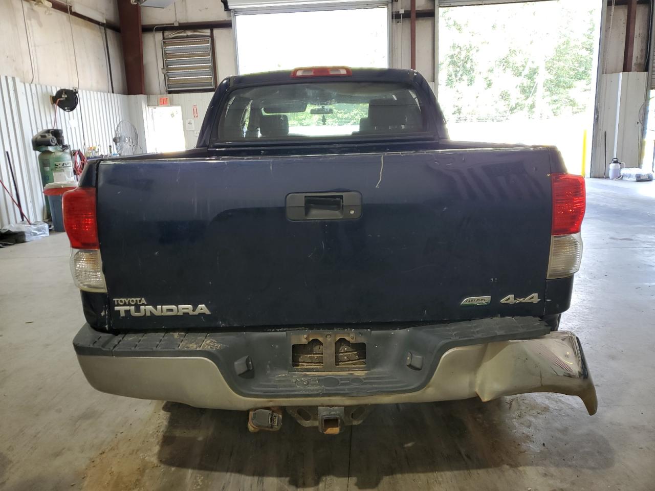 5TFDW5F12AX105435 2010 Toyota Tundra Crewmax Sr5