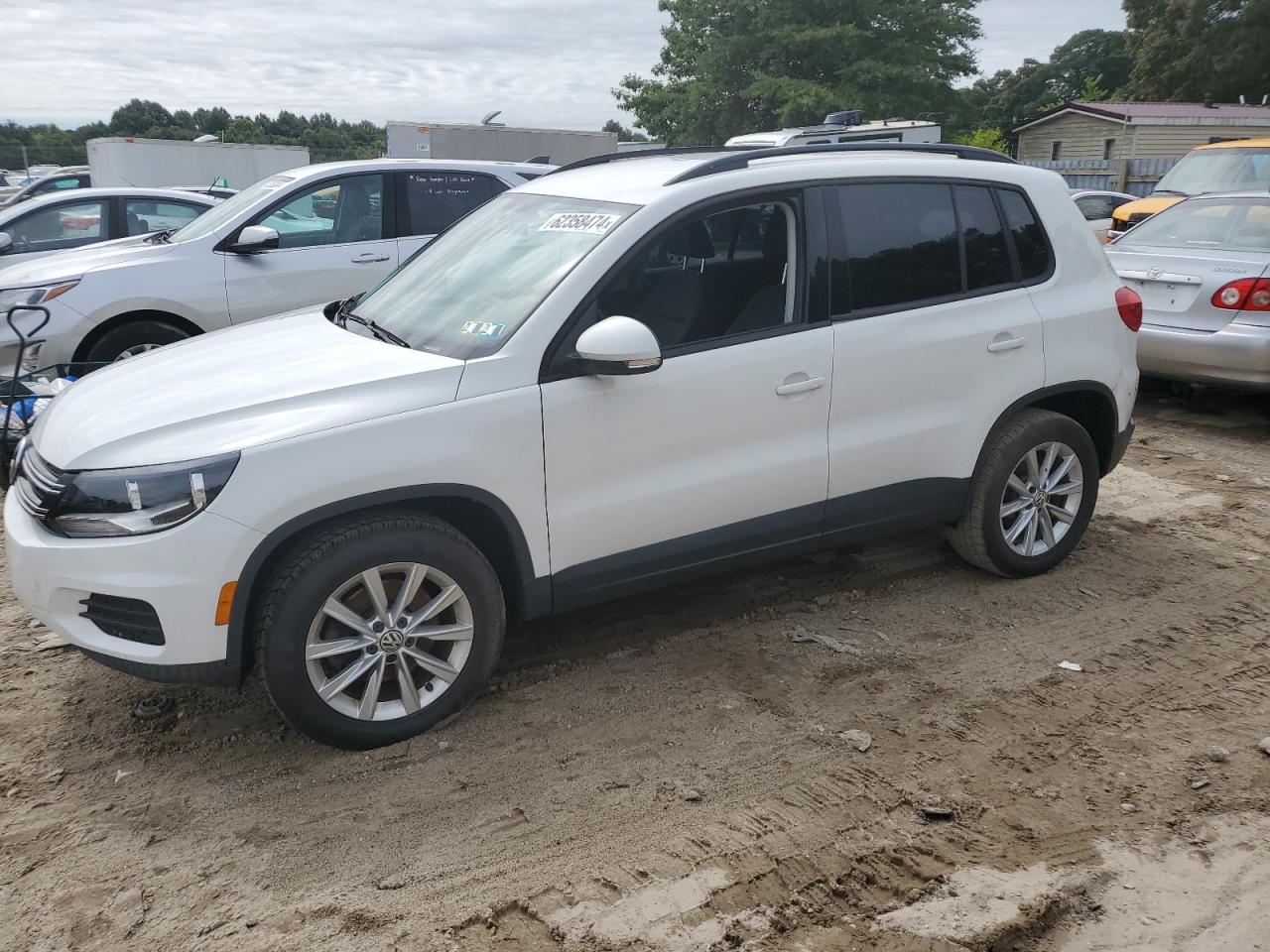 2017 Volkswagen Tiguan S vin: WVGBV7AX3HK050692