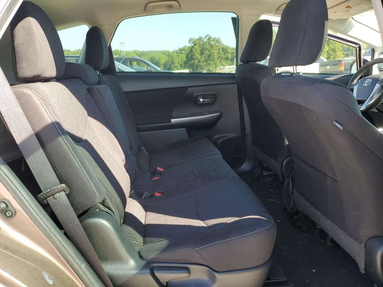 Lot #3317768068 2015 TOYOTA PRIUS V