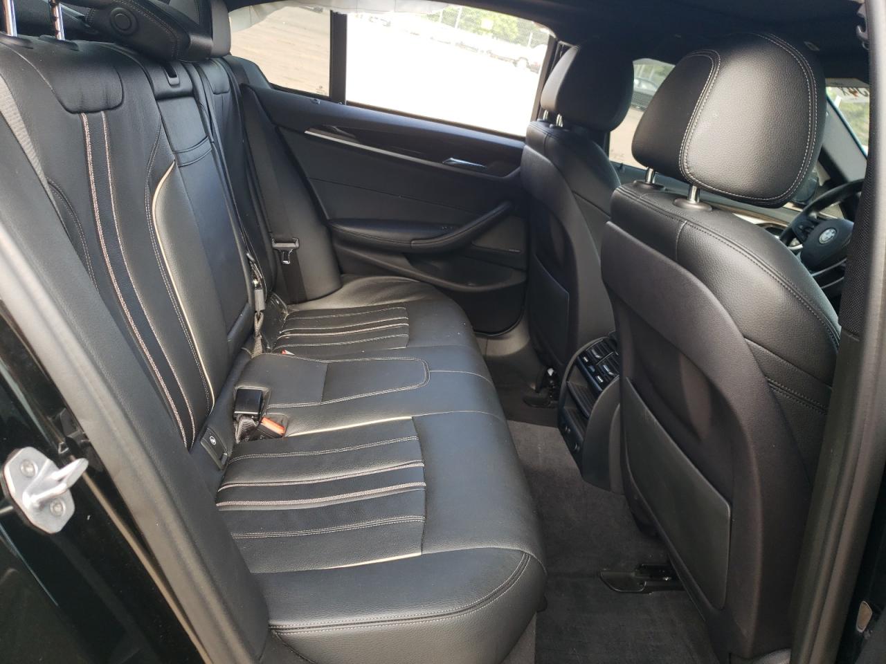 WBAJA7C57JG908176 2018 BMW 530 Xi