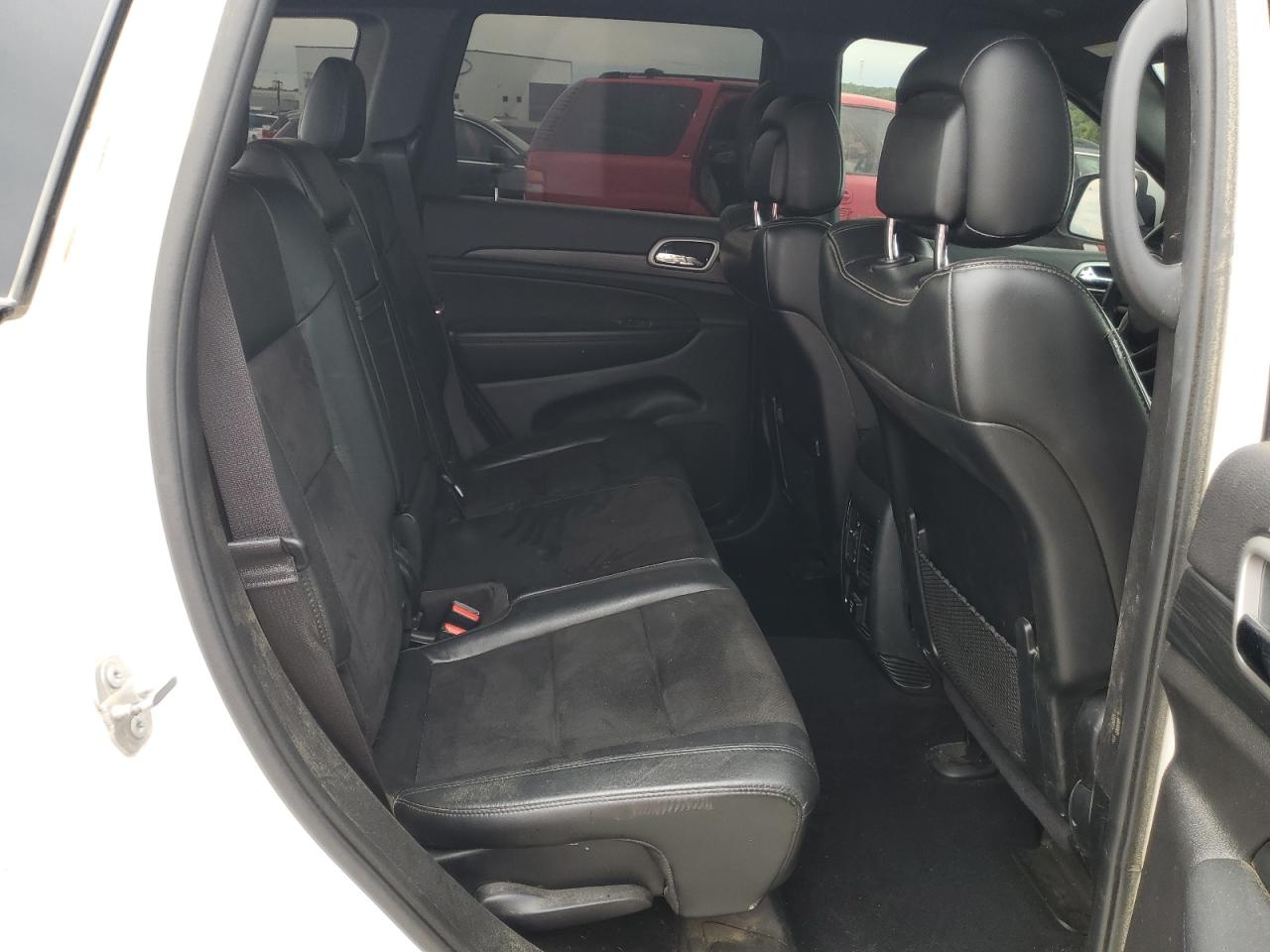 1C4RJEAG2LC430323 2020 Jeep Grand Cherokee Laredo