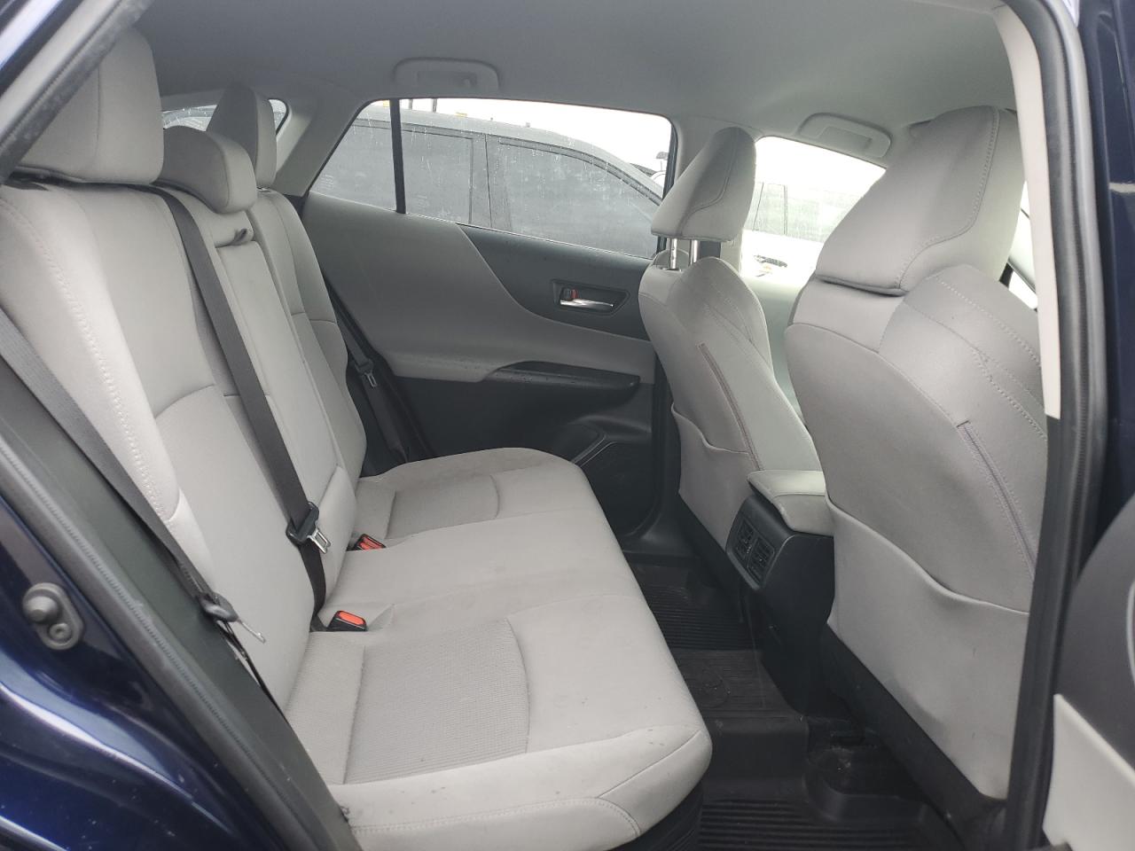 JTEAAAAH0MJ060884 2021 Toyota Venza Le