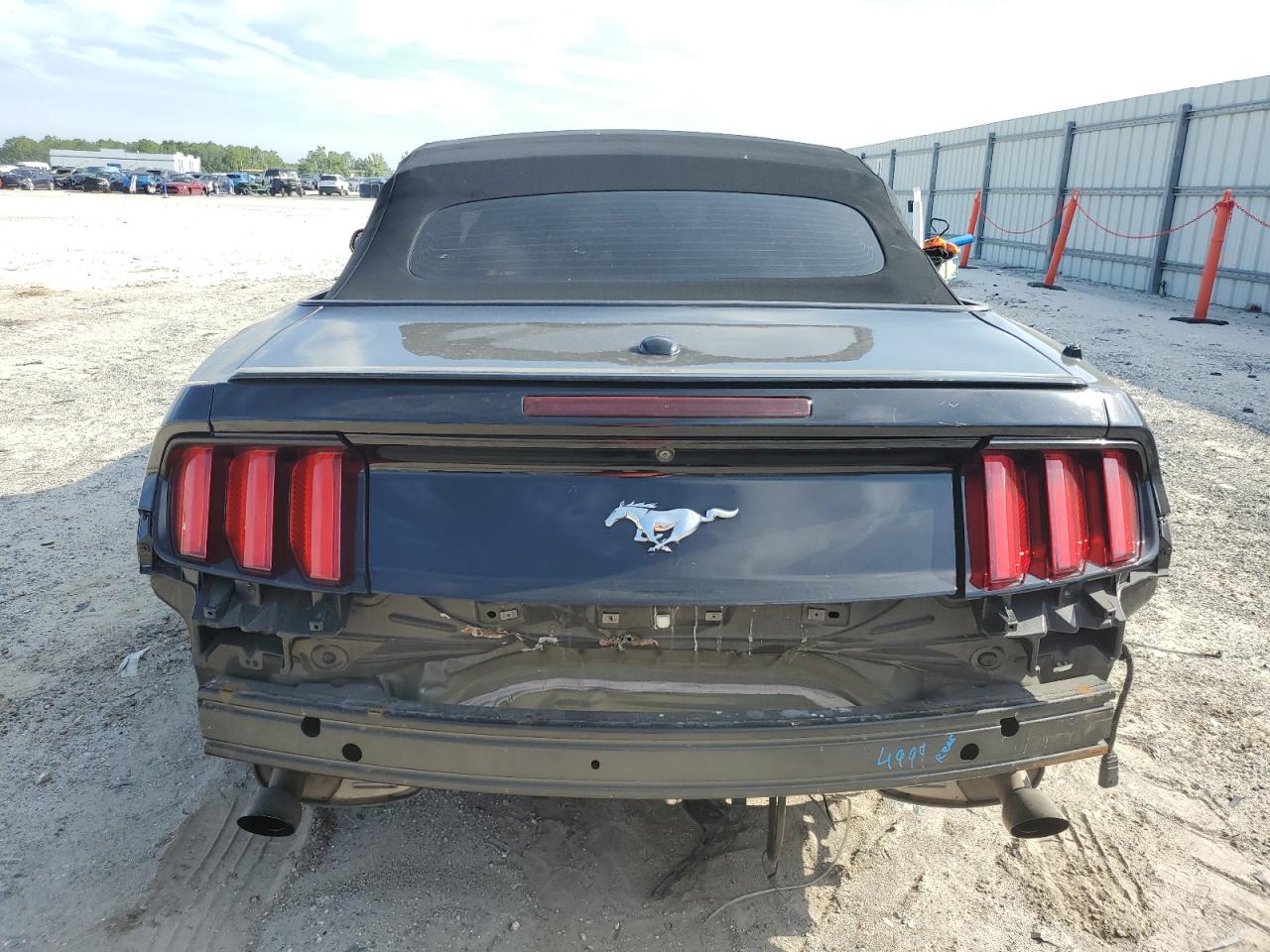 1FATP8UH8H5218201 2017 Ford Mustang