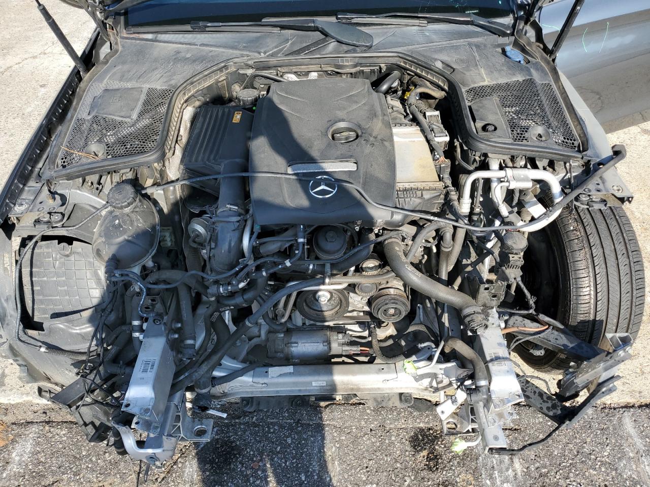 55SWF4KB1HU204915 2017 Mercedes-Benz C 300 4Matic