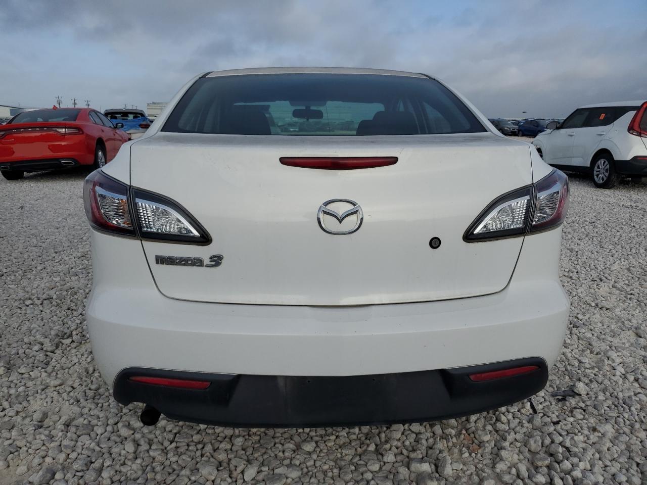 JM1BL1UFXB1472580 2011 Mazda 3 I