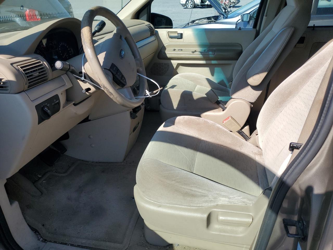 2FMZA51645BA54536 2005 Ford Freestar Se