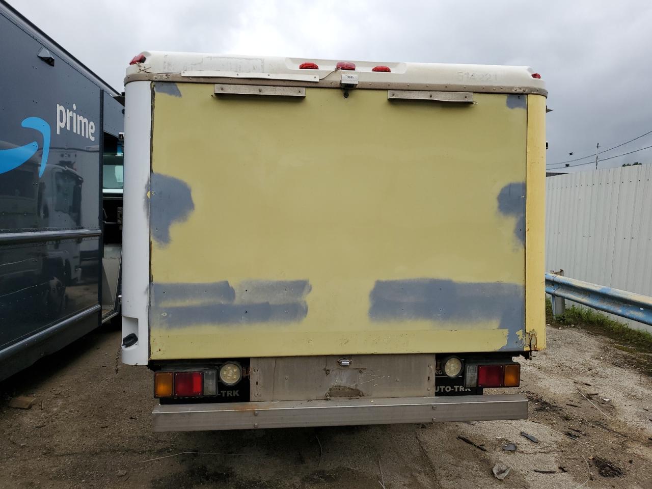 Lot #2722963084 2017 ISUZU NPR HD