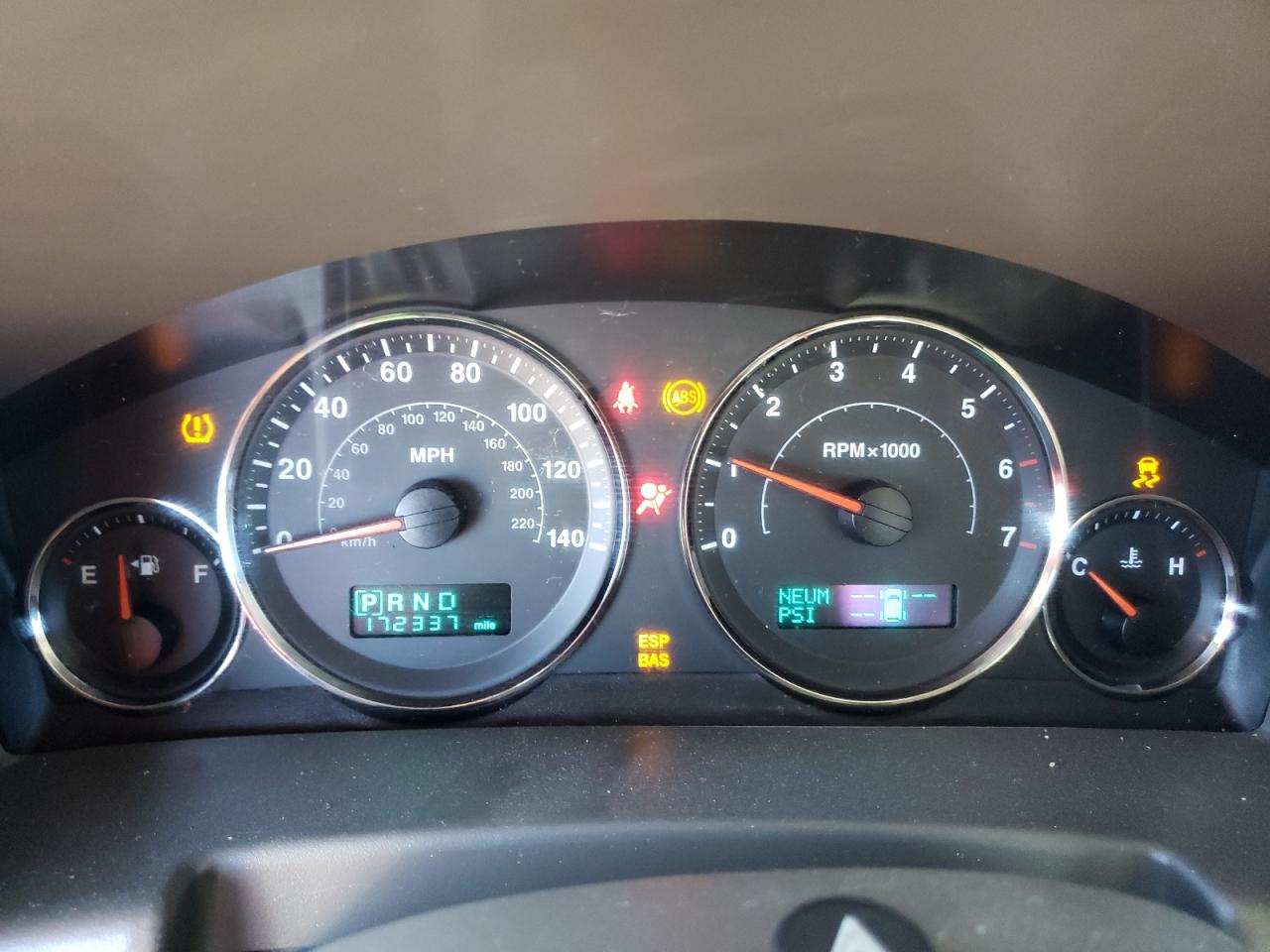 1J8HG58N86C105879 2006 Jeep Commander Limited