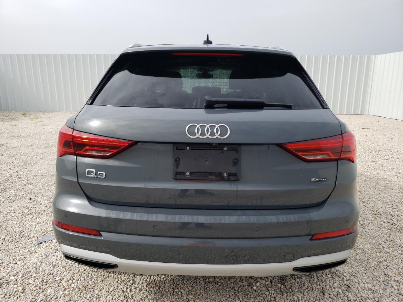 WA1AECF38K1087484 2019 Audi Q3 Premium