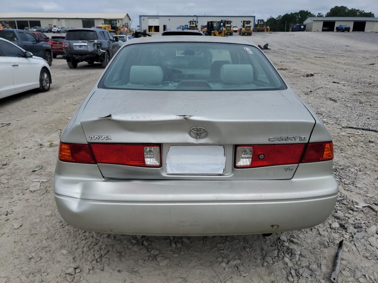 4T1BF28K9YU113499 2000 Toyota Camry Le