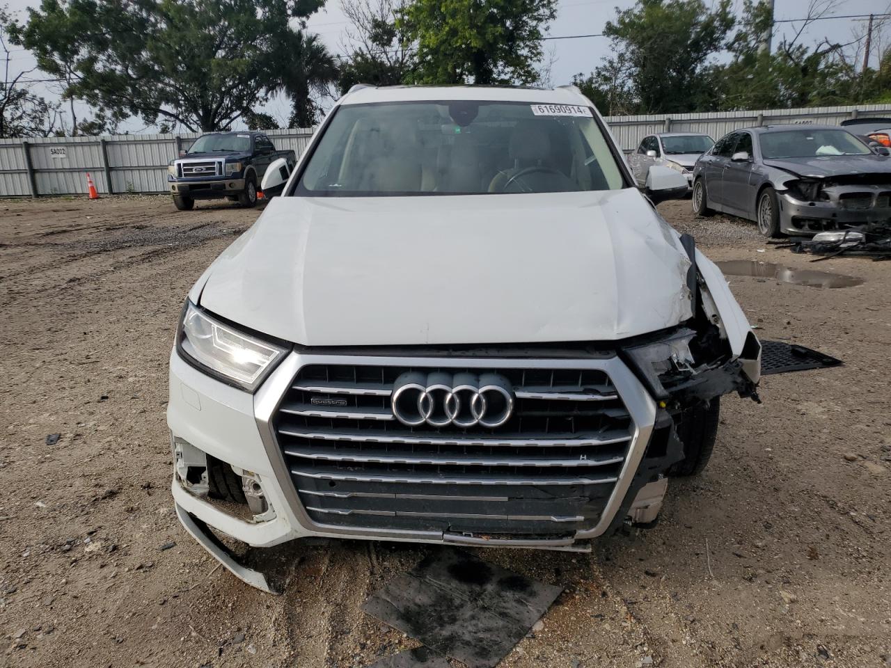 WA1LHAF73HD040037 2017 Audi Q7 Premium Plus