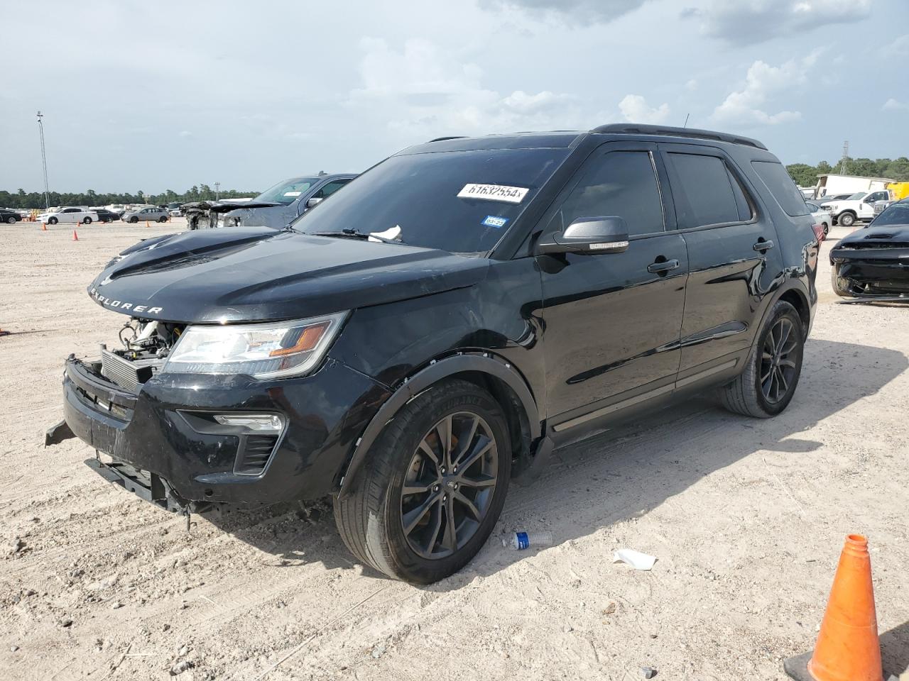 2018 Ford Explorer Xlt vin: 1FM5K7D86JGC85669