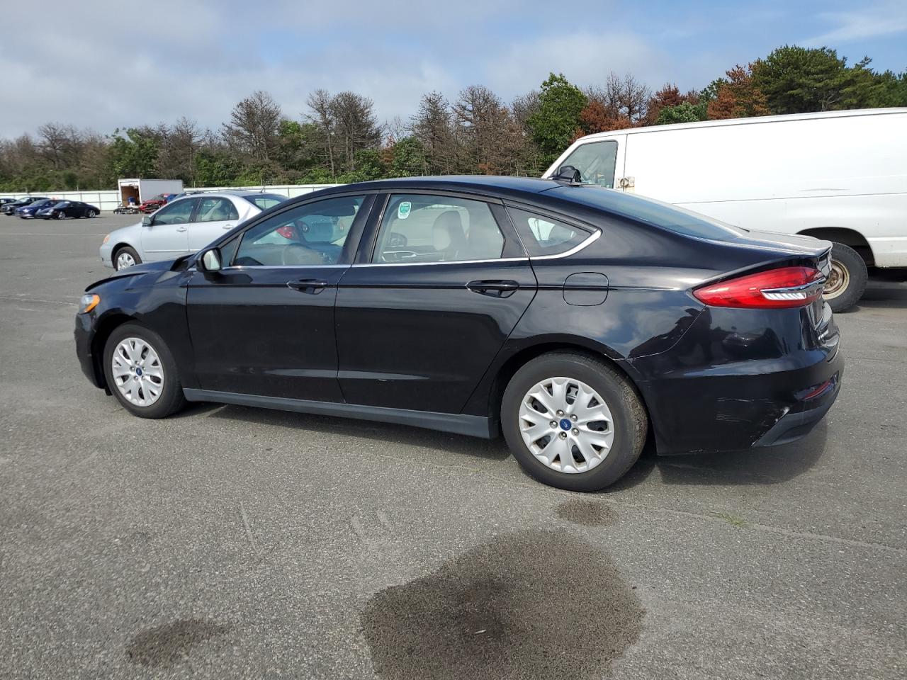 2020 Ford Fusion S vin: 3FA6P0G75LR158403