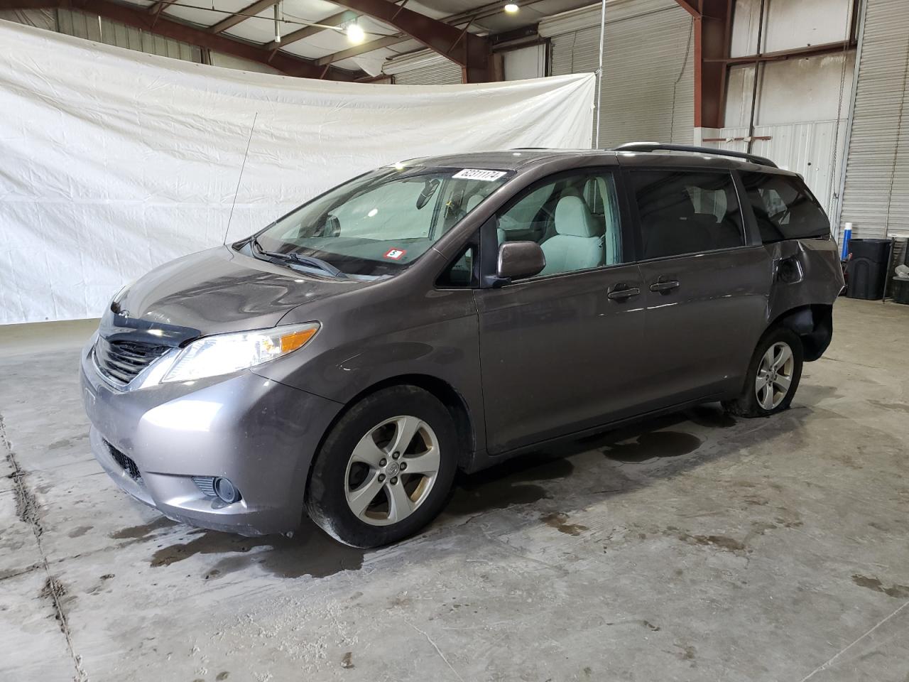 Lot #2888542128 2014 TOYOTA SIENNA LE