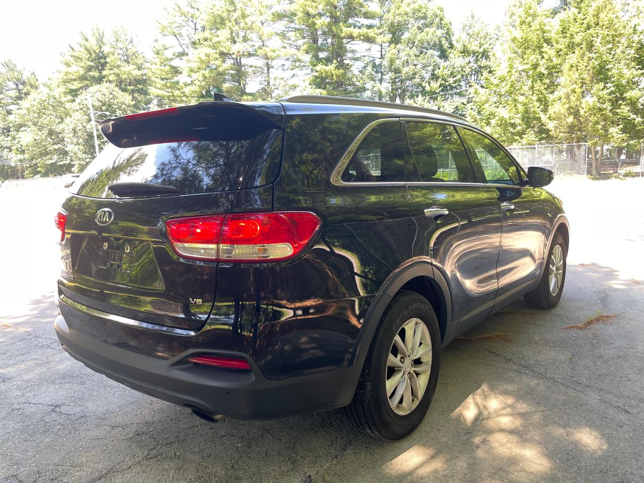 2016 Kia Sorento Lx vin: 5XYPGDA30GG102011