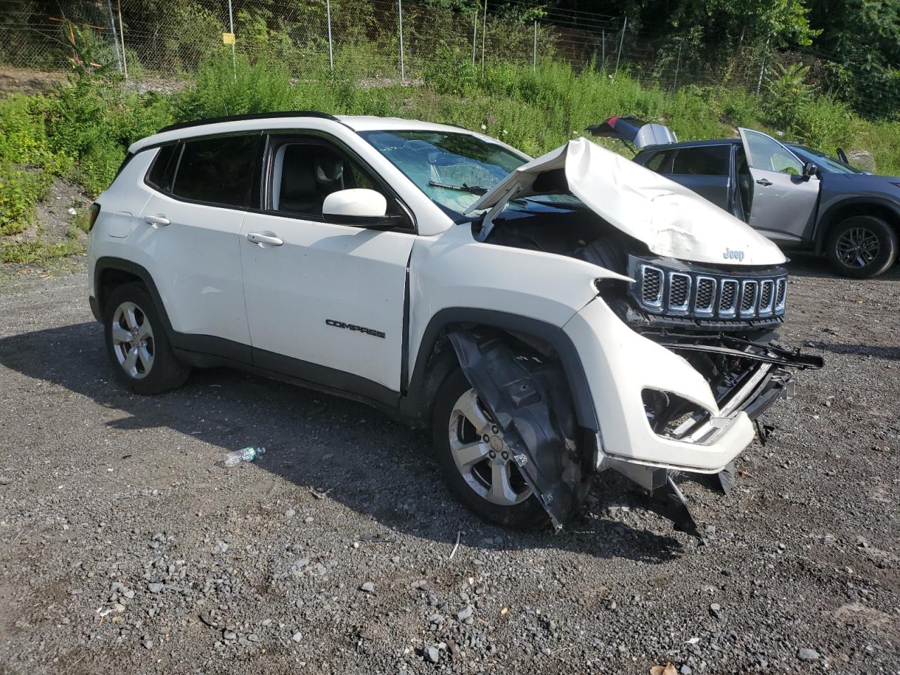 2018 Jeep Compass Latitude vin: 3C4NJDBBXJT481355