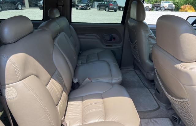 1999 GMC Suburban K2500 VIN: 3GKGK26J4XG528073 Lot: 63513274