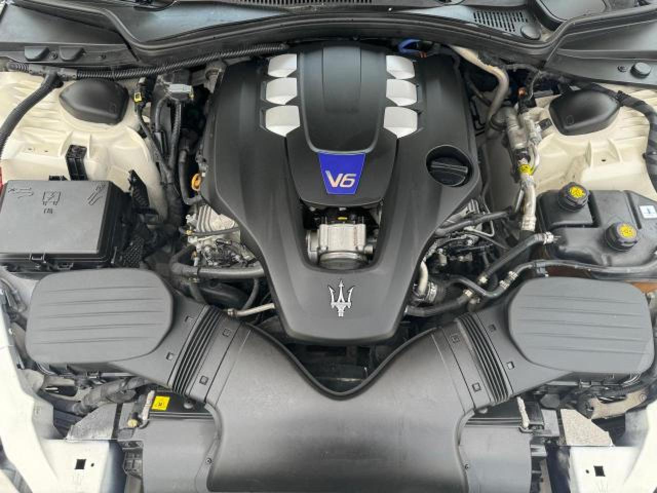 2019 Maserati Ghibli S vin: ZAM57YSAXK1318416