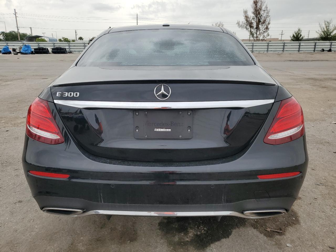 WDDZF4JB5KA513258 2019 Mercedes-Benz E 300