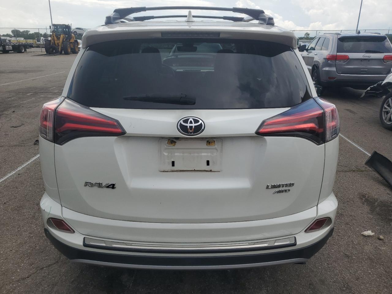 JTMDFREV6JJ205522 2018 Toyota Rav4 Limited