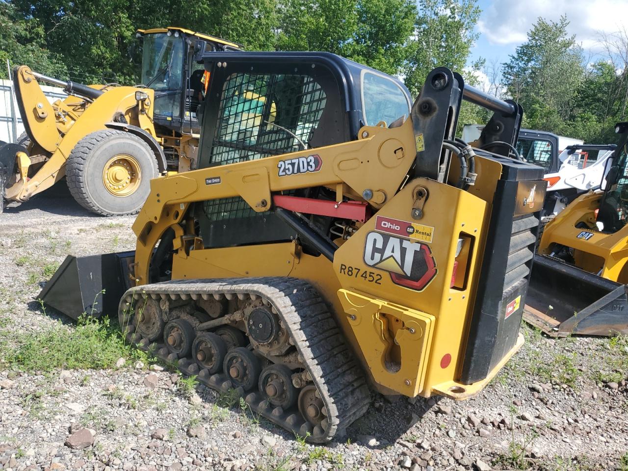 Lot #2722744478 2019 CATERPILLAR SKID STEER