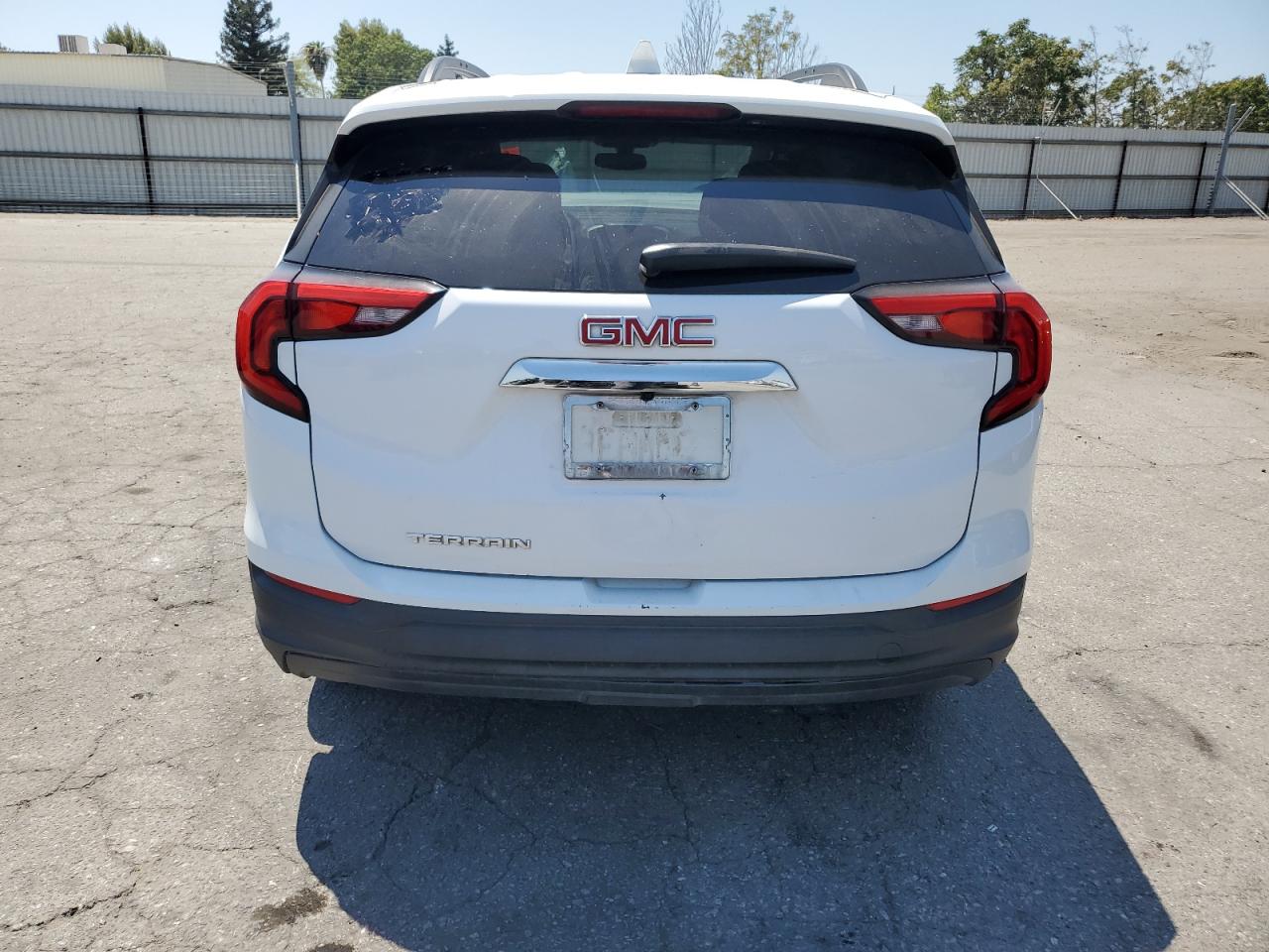 3GKALMEV1JL327913 2018 GMC Terrain Sle