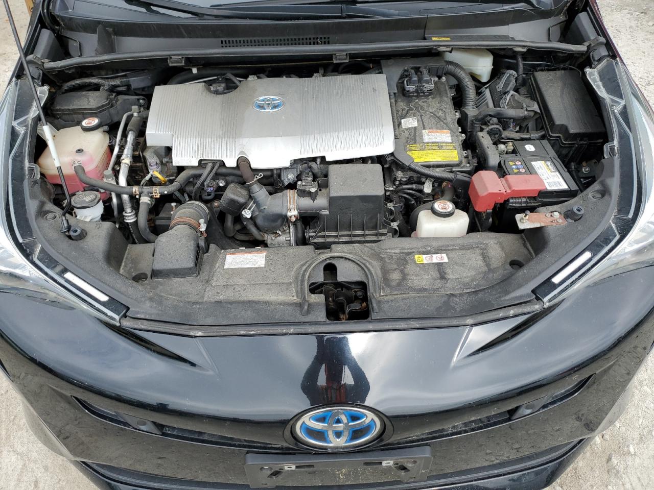 JTDKARFUXJ3055396 2018 Toyota Prius