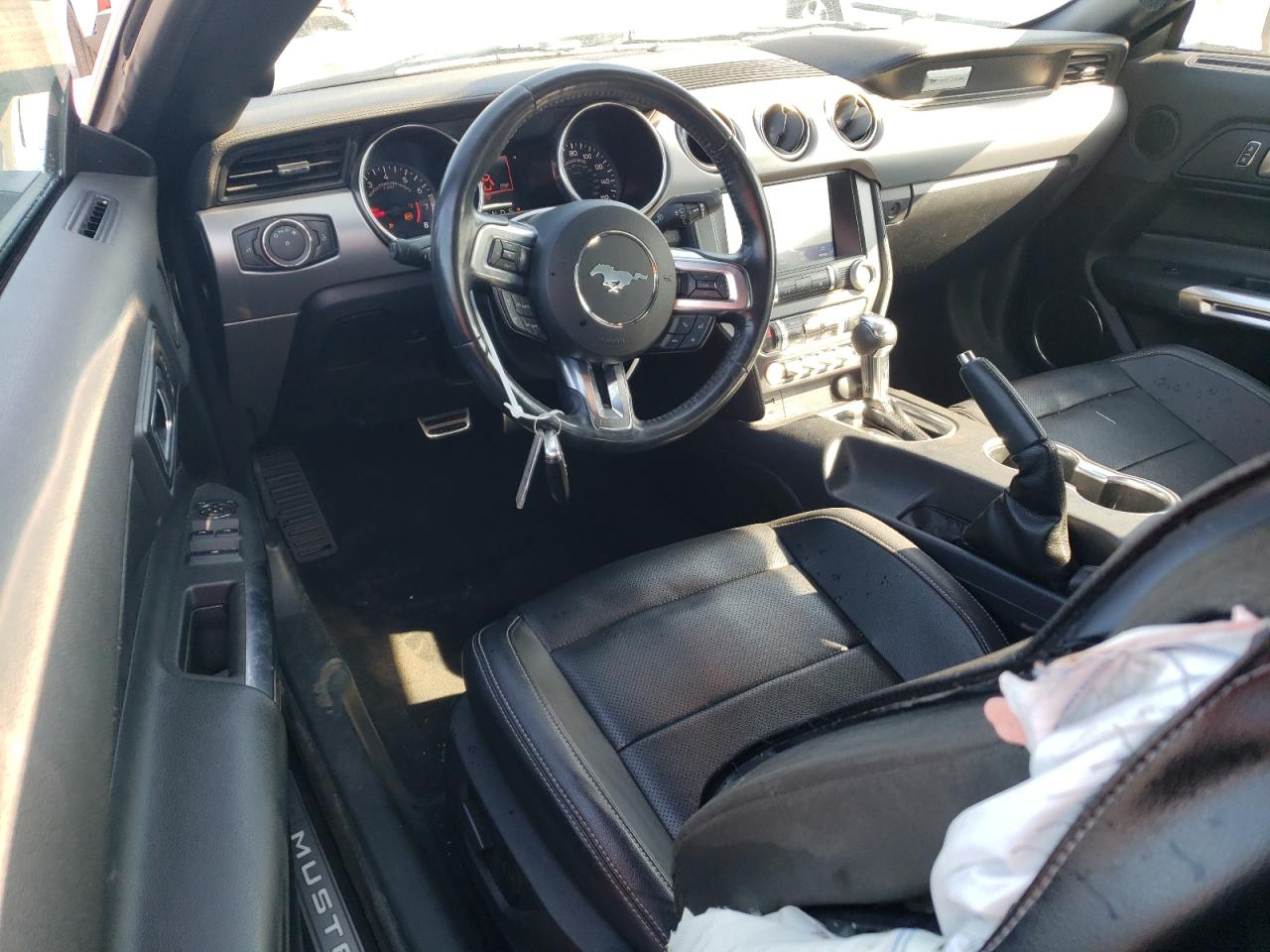 1FATP8UH4N5101582 2022 Ford Mustang