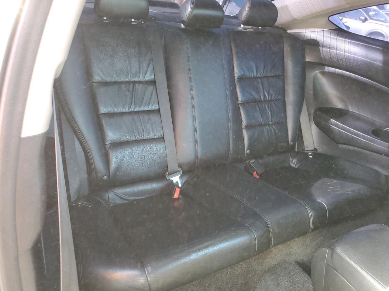 1HGCS2B81BA003980 2011 Honda Accord Exl