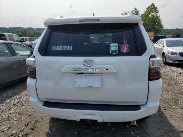 2018 TOYOTA 4RUNNER SR - JTEBU5JR8J5539974