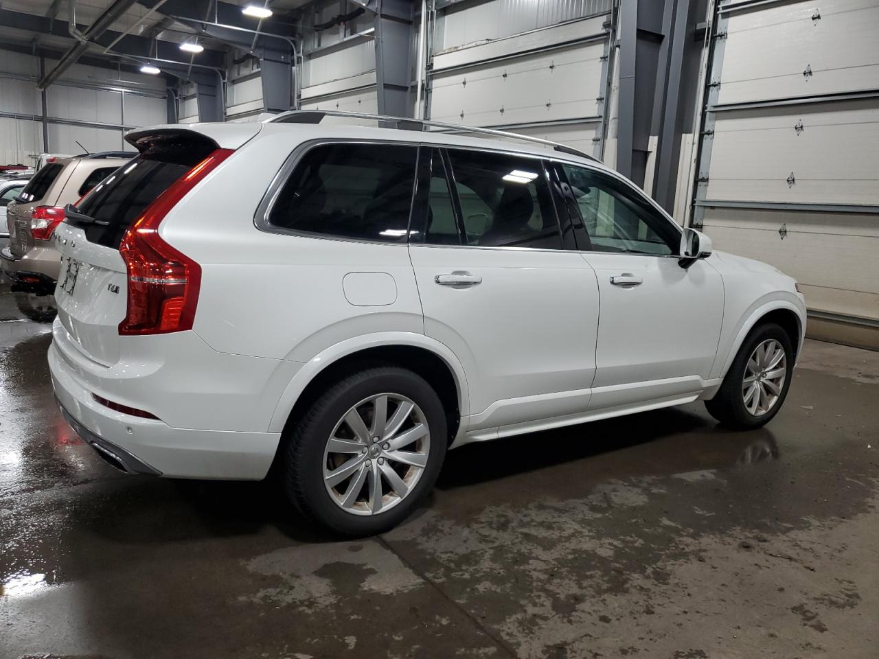 2016 Volvo Xc90 T6 vin: YV4A22PK5G1023650