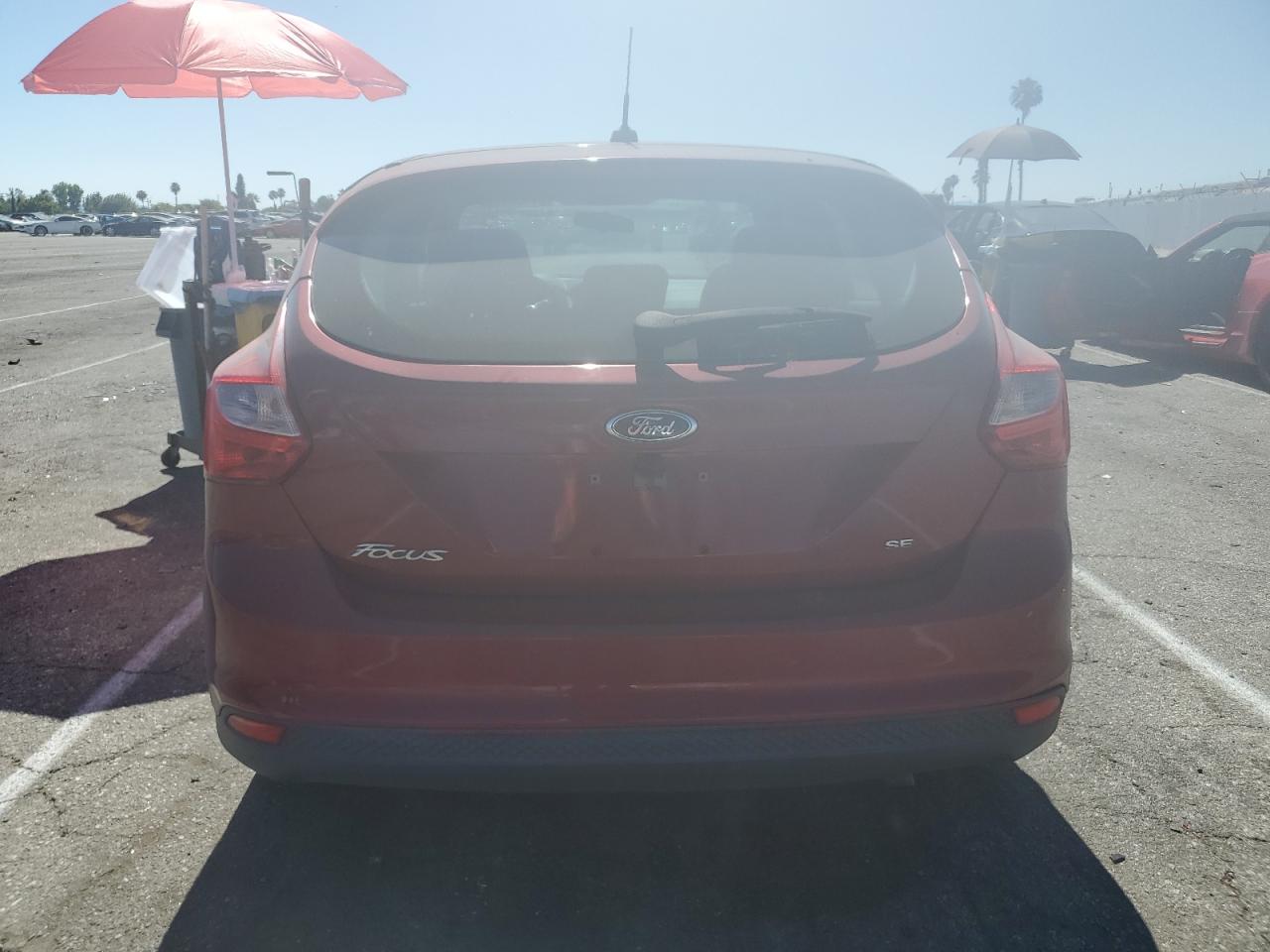 1FADP3K27EL363677 2014 Ford Focus Se