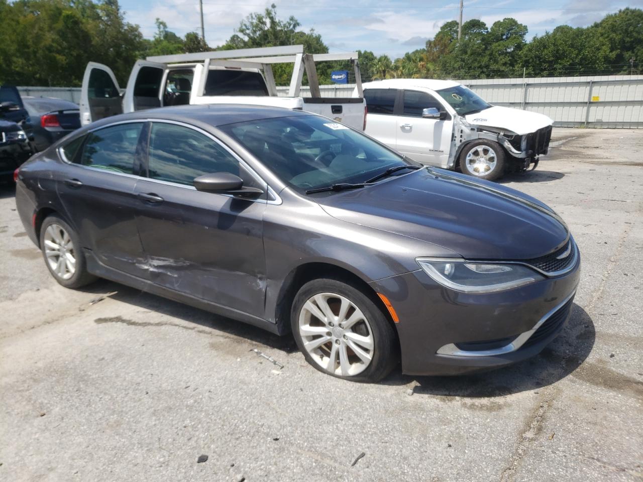 2015 Chrysler 200 Limited vin: 1C3CCCAB0FN577620