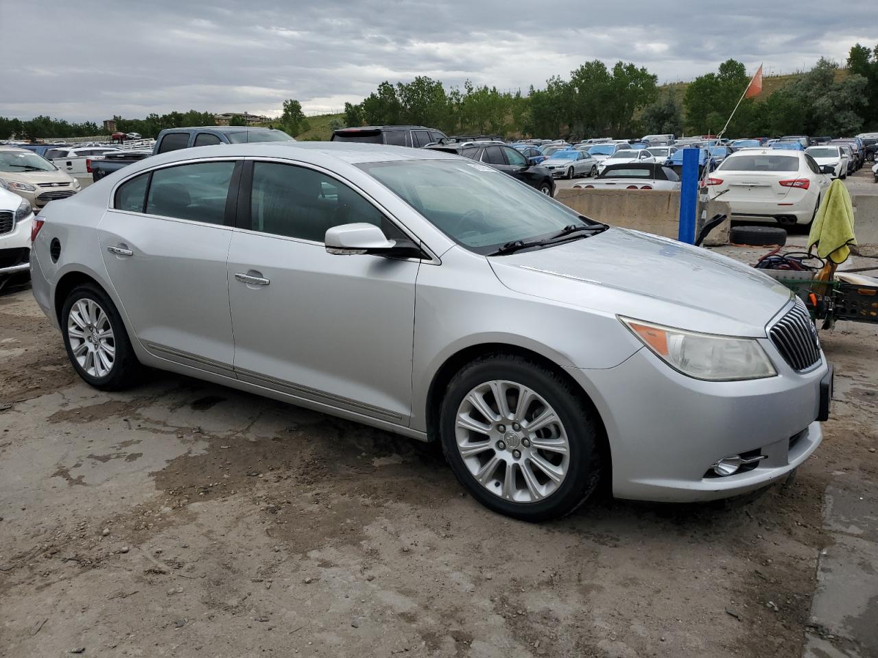 2013 Buick Lacrosse vin: 1G4GC5E37DF284070