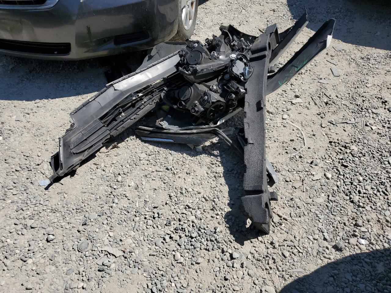 JTMDFREV8JJ258206 2018 Toyota Rav4 Limited