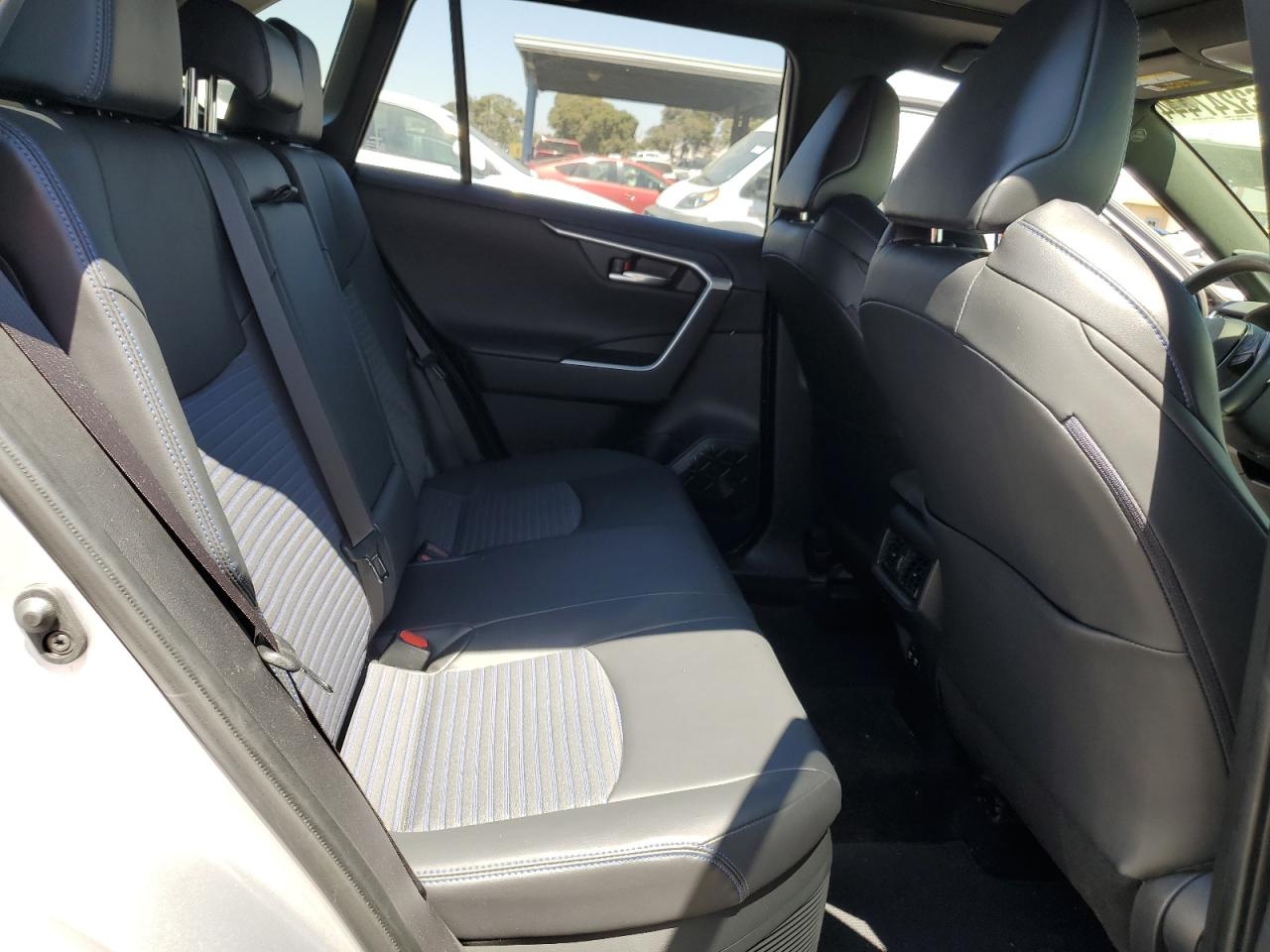 JTMEWRFV4KD516174 2019 Toyota Rav4 Xse