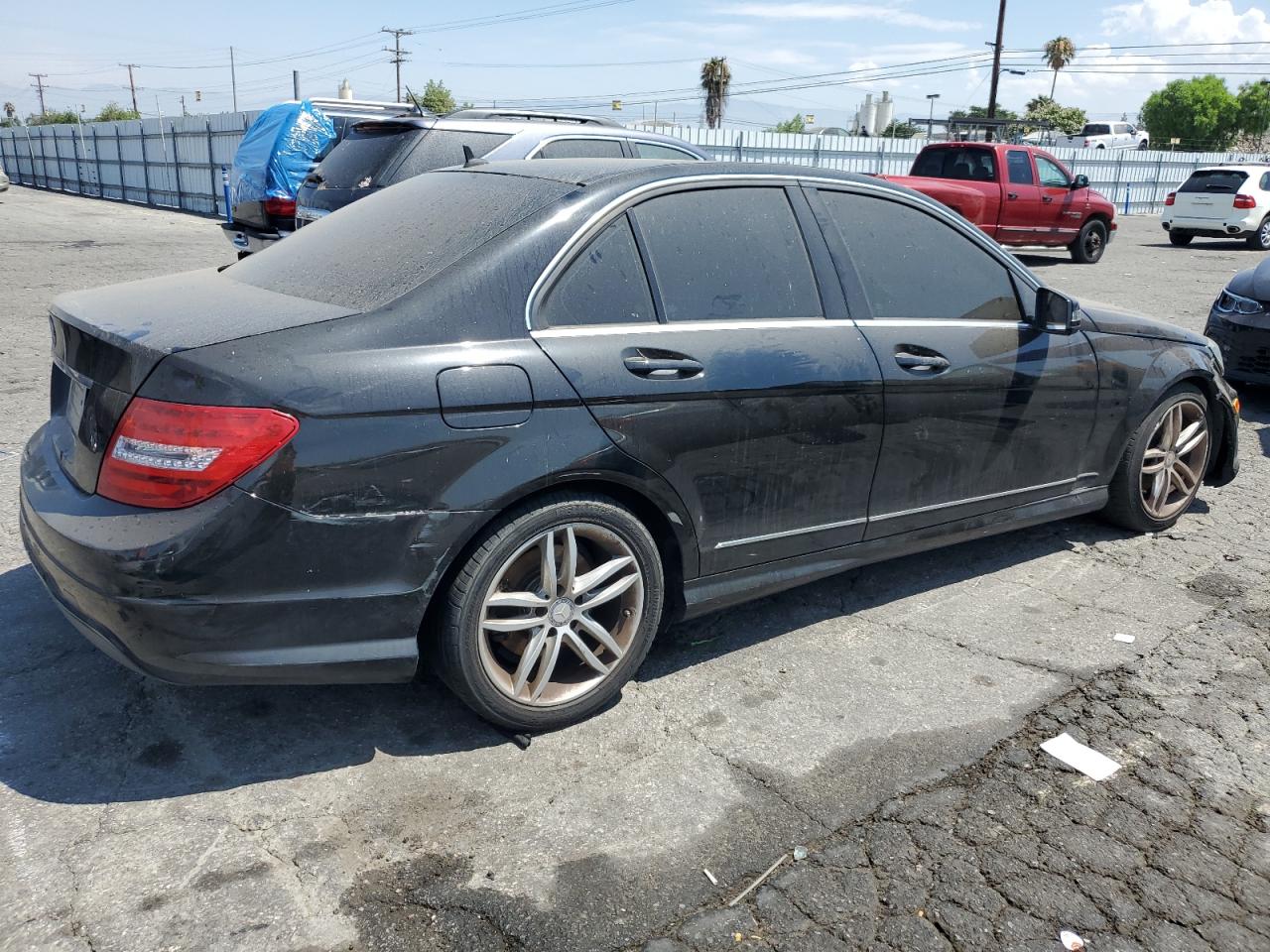 2014 Mercedes-Benz C 250 vin: WDDGF4HBXEA945507