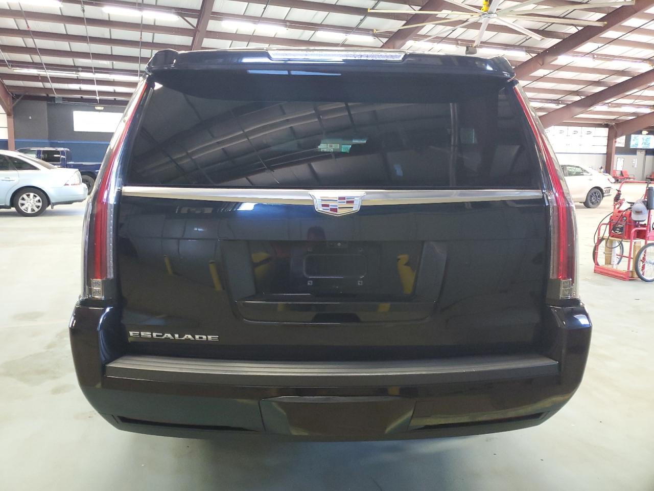 1GYS4JKJ0JR145085 2018 Cadillac Escalade Esv Premium Luxury