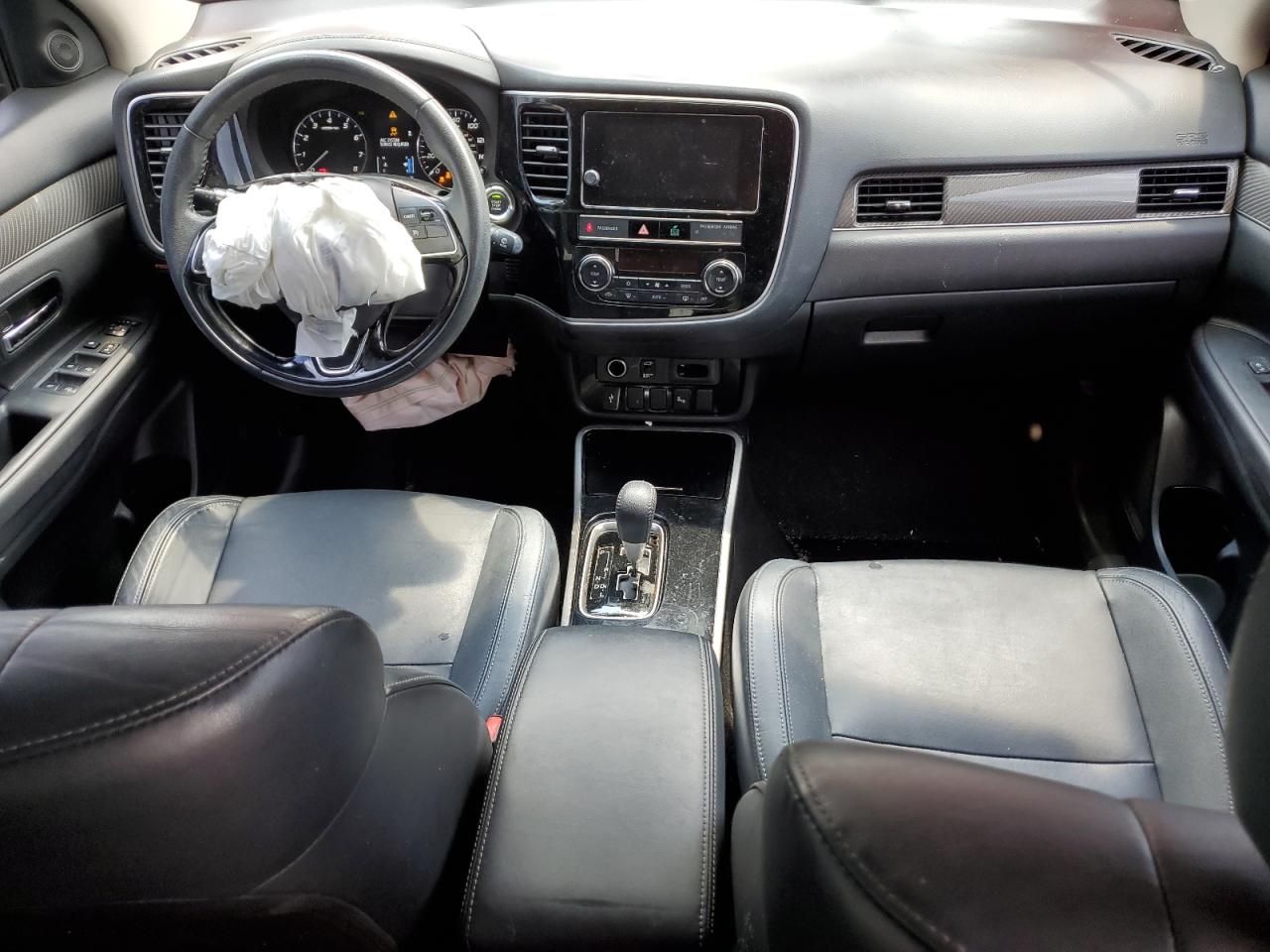 JA4AD3A36KZ044435 2019 Mitsubishi Outlander Se