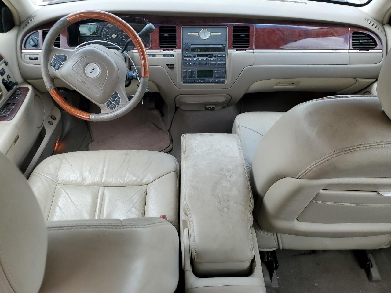 1LNHM83W94Y639888 2004 Lincoln Town Car Ultimate