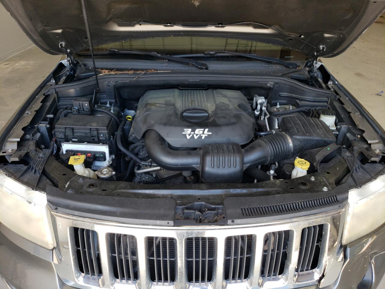 1C4RJFAG9CC317510 2012 Jeep Grand Cherokee Laredo