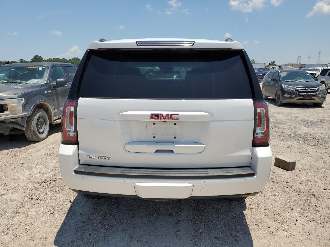 1GKS1BKC3HR317551 2017 GMC Yukon Slt