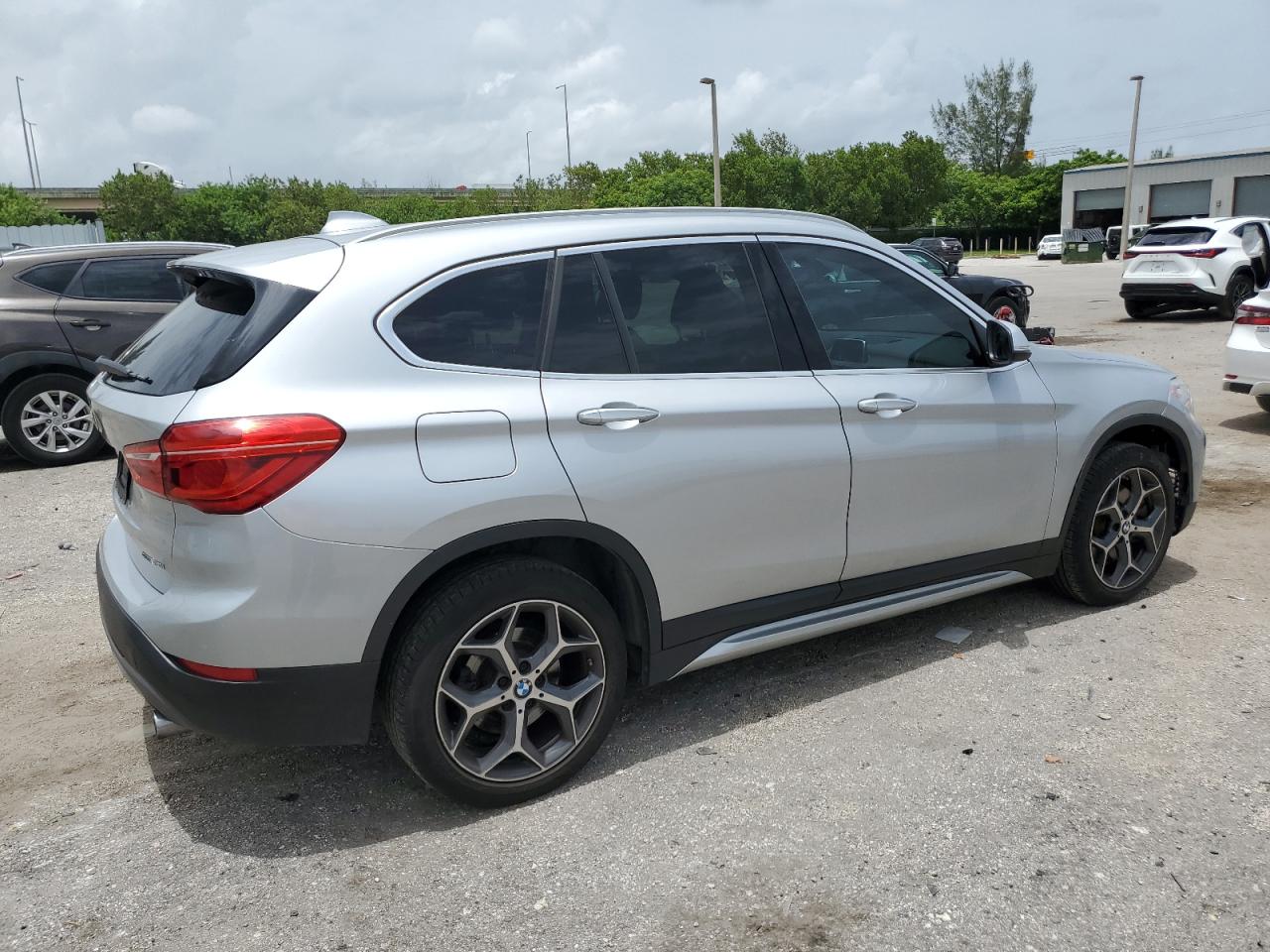 WBXHU7C33J3F04683 2018 BMW X1 Sdrive28I